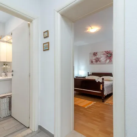 Duje Apartman Trogir