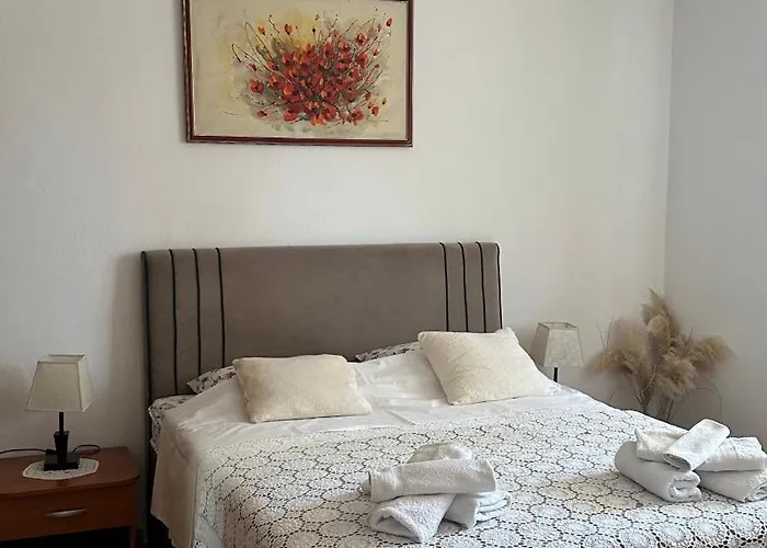 Duje Apartman *