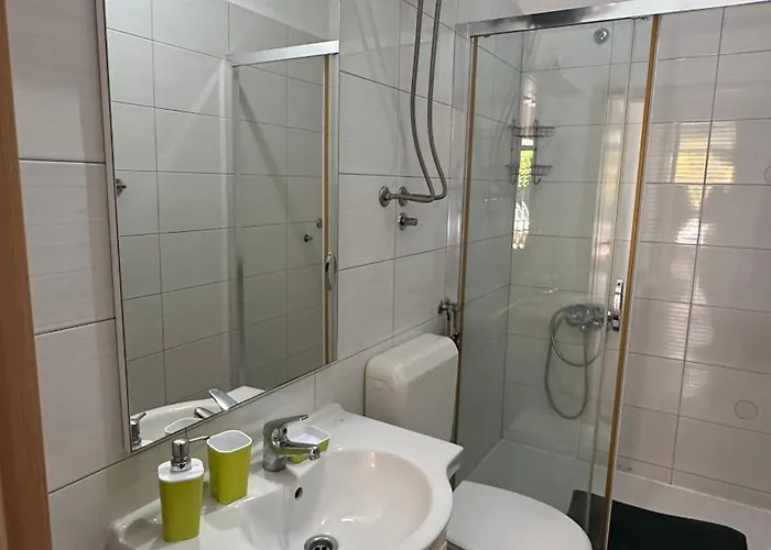 Duje Apartman *