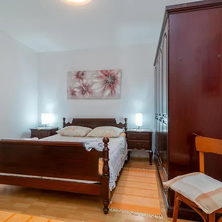 Apartment Duje *
