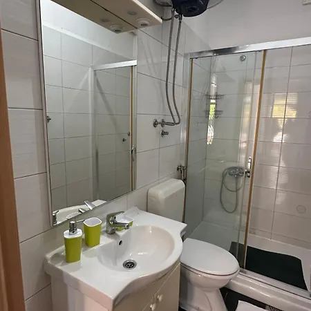 Duje Apartman *