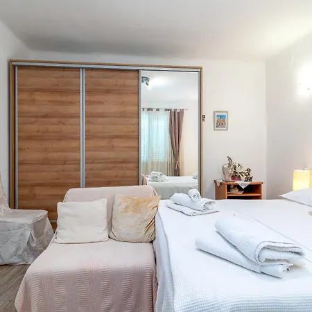 Duje Apartmán Trogir